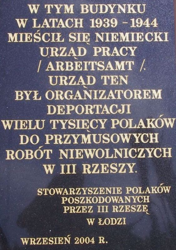 Tablica pamiątkowa na budynku przy ul. Długiej 42 - fot. 2004 r.