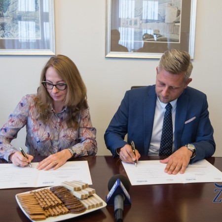 Podpisanie porozumienia pomiędzy Gminą Miasto Zgierz a firmą Arvato Polska
