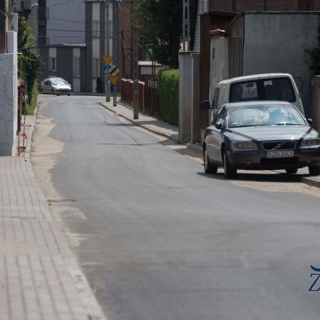 Nowa nawierzchnia asfaltowa i chodniki na ciągu ulic Karola i Reymonta
