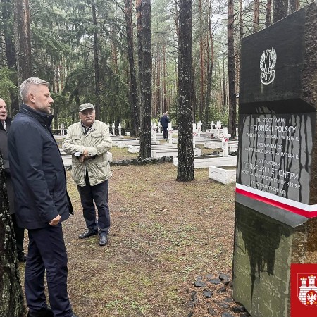 Cmentarz Legionistów w tzw. Polskim Lasku poległych w 1915 roku 