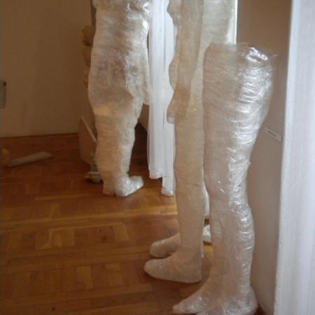 Rzeźba z pracowni Bogdana Wajberga - wystawa prac studentów kierunków niestacjonarnych Wydziału Sztuk Wizualnych ASP (2011 r.)