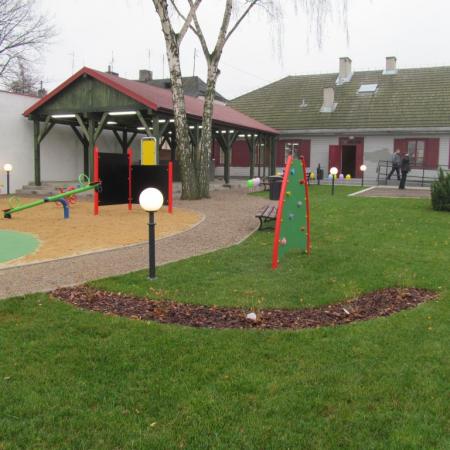 Zrewitalizowany ogród do zabaw dla dzieci