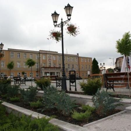 Zdjęcie przedstawia Plac Jana Pawła II wykonane w 2008 r.