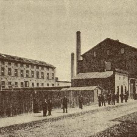 Zdjęcie archiwalne przedstawia fabrykę Meyerhoffa 1889 r. - Cyfrowa Biblioteka Narodowa