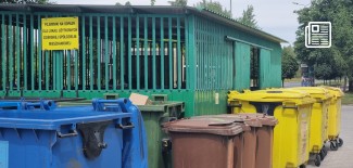 Pergola z pojemnikami na odpady