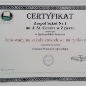 Zdjęcie certyfikatu dla szkoły 