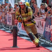 strażak podczas zawodów - fot. Kasia Meger