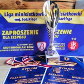 puchar i medal zgierskich siatkarek - foto: UKS Siatka Zgierz