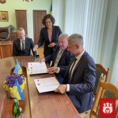 Podpisanie dokumentu Umowy o Współpracy Partnerskiej przez Prezydenta Miasta Zgierza oraz Przewodniczącego Maniewickiej Rady Wiejskiej 